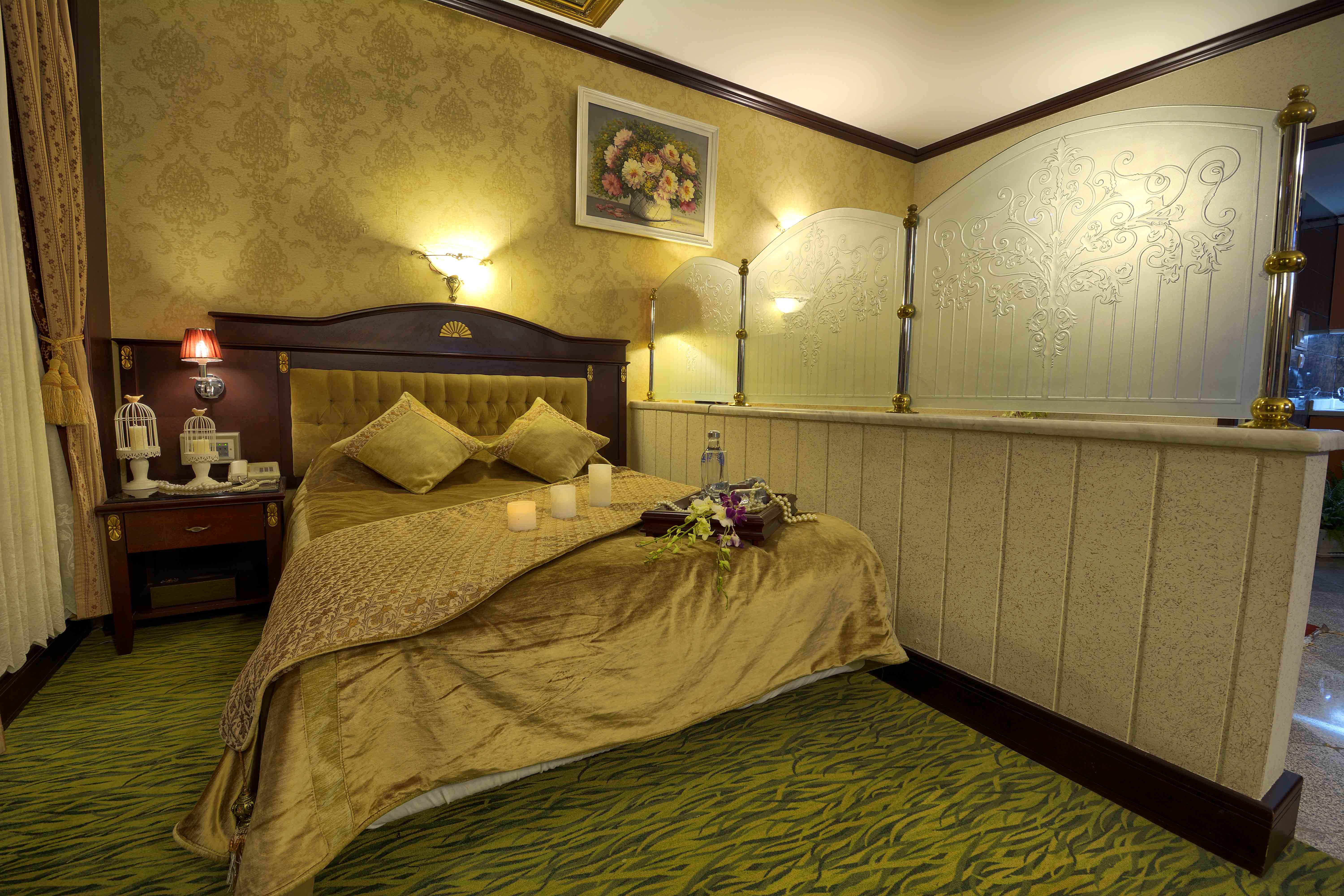 اتاق خواب سوئیت معمولی هتل بین المللی قصر مشهد